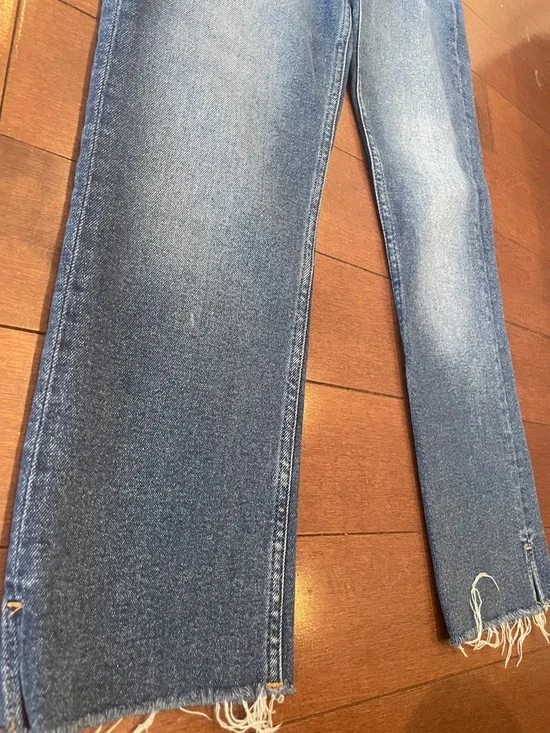 Zara Women's Straight Leg Jeans in Medium Blue Denim - Picture 2 of 9